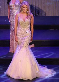 Style -1 Mac Duggal Nude Size 4 Floor Length Pageant Mermaid Dress on Queenly