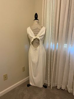 CDC White Size 10 Sorority Formal Straight Dress on Queenly