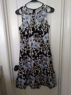 White House Black Market Multicolor Size 0 Midi Cocktail Dress on Queenly