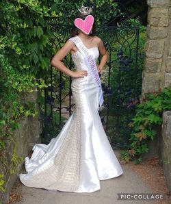 Tony Bowls White Size 2 Pageant 50 Off Prom Straight Dress on Queenly