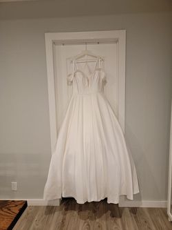 Style L595 Allure Couture Private Collection  White Size 14 Floor Length Train Dress on Queenly