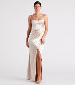 Style 05002-3542 Windsor Gold Size 0 Cocktail Homecoming Side slit Dress on Queenly