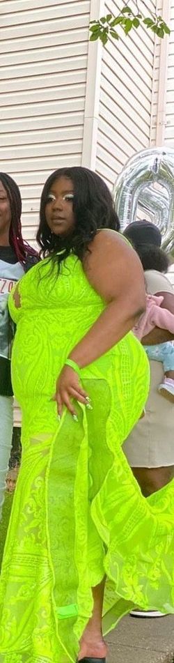 Green Size 24 Straight Dress on Queenly