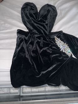 Style -1 Black Size 4 Side slit Dress on Queenly