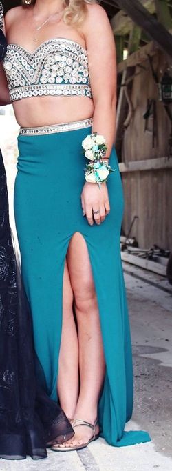 Madison James Green Size 2 Prom Side slit Dress on Queenly