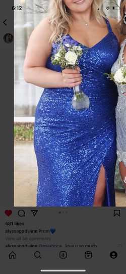 La Femme Blue Size 12 Prom Straight Dress on Queenly