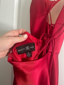 Betsy and Adam Red Size 0 Straight Dress on Queenly