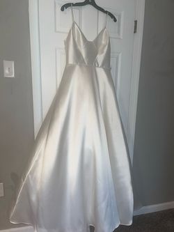 Nouville White Size 10 Floor Length Wedding Ball gown on Queenly