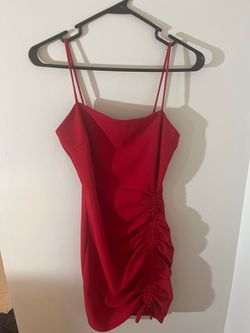 Windsor Red Size 0 Euphoria Homecoming Cocktail Dress on Queenly