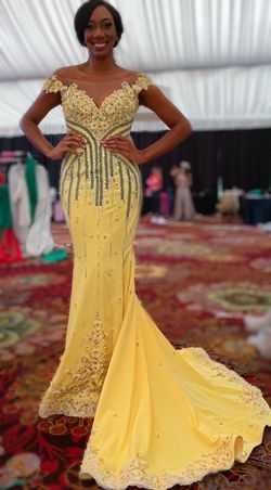 Dheymid Galaviz Yellow Size 8 Prom Pageant Straight Dress on Queenly