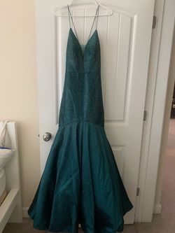 Camille La Vie Green Size 4 Prom Black Tie Mermaid Dress on Queenly