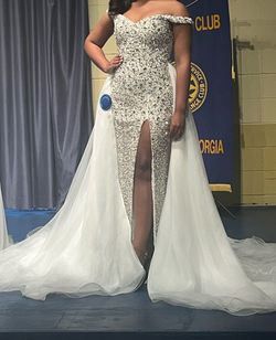 Ashley Lauren White Size 8 Floor Length Custom Side slit Dress on Queenly