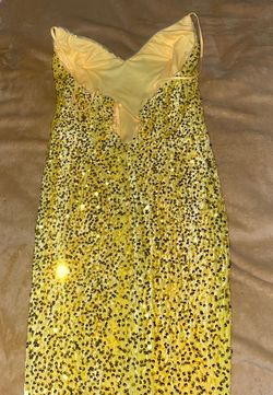 Yellow Size 10 Train Dress on Queenly