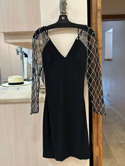 Style -1 Badgley Mischka Black Size 4 Midi Prom Cocktail Dress on Queenly
