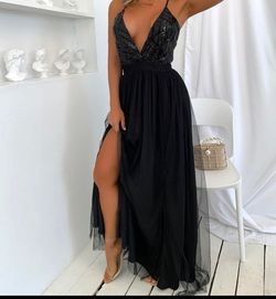 Black Size 6 Straight Dress on Queenly