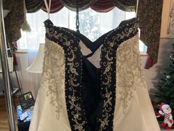White Size 22 Ball gown on Queenly