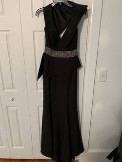 Black Size 6 Train Dress on Queenly