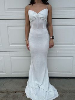 Windsor White Size 0 Jewelled Wedding Sequined Mermaid Dress on Queenly