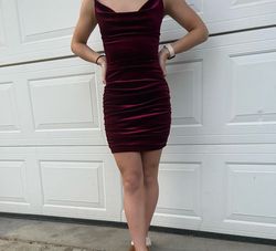 Windsor Red Size 4 Homecoming Cocktail Dress on Queenly