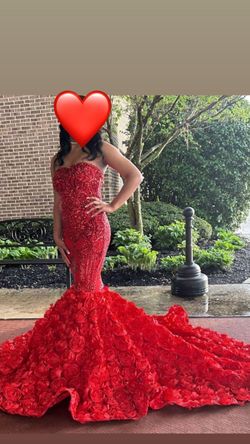 Lynira label Red Size 4 Medium Height Prom Quinceanera Ball gown on Queenly