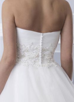 Style 6603 Lillian West White Size 22 Tulle Sweetheart Floor Length Cotillion Ball gown on Queenly