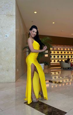 Yellow Size 4 Side slit Dress on Queenly