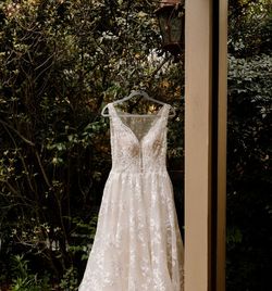 Diamonte Sposa Nude Size 8 70 Off 50 Off Train A-line Dress on Queenly