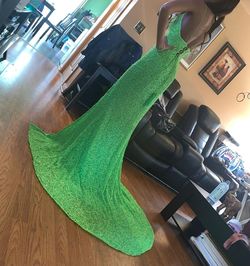 Sherri Hill Green Size 0 Lime Prom Train Dress on Queenly
