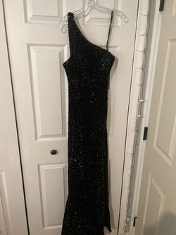 Sherri Hill Black Tie Size 2 Sequined Prom Side slit Dress on Queenly