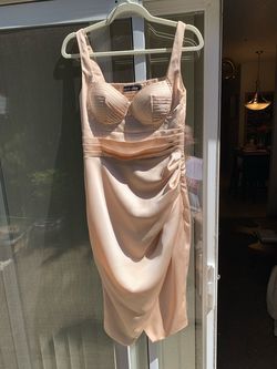 Lavish Alice Nude Size 6 Midi Cocktail Dress on Queenly