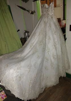 Maggie Sottero White Size 8 Cotillion Ball gown on Queenly
