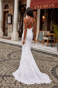 Style Kalila Alamour The Label White Size 4 Train Tall Height Sequined Straight Dress on Queenly