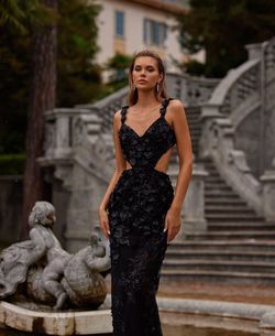 Style Noemi Alamour The Label Black Tie Size 12 Straight Floor Length Plus Size Side slit Dress on Queenly