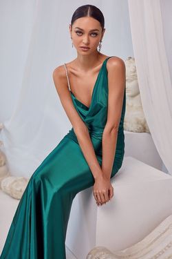 Style Olimpia Alamour The Label Green Size 16 Tall Height Satin Floor Length Straight Dress on Queenly