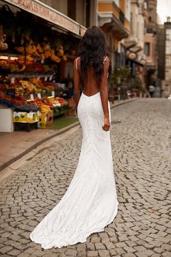 Style Sabrina Alamour The Label White Size 4 Tall Height Backless Sequined Train Mermaid Dress on Queenly
