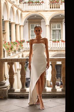 Style Monique Alamour The Label White Size 0 Tall Height Satin Floor Length Straight Dress on Queenly
