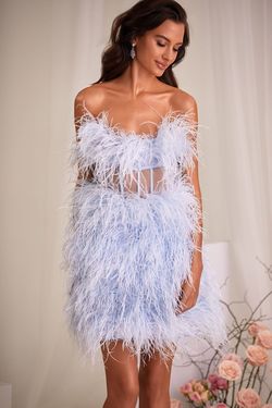 Style Paige Alamour The Label Blue Size 4 Feather Cocktail Dress on Queenly