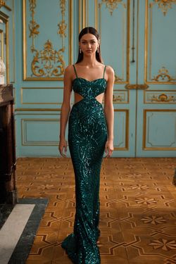 Style Selene Alamour The Label Green Size 16 Military Tall Height Floor Length Pattern Plus Size Straight Dress on Queenly