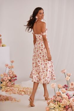 Style Araminta Alamour The Label Multicolor Size 0 Summer Floor Length Floral Side slit Dress on Queenly