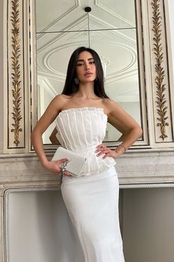 Style Arianne Alamour The Label White Size 4 Fitted Tall Height Cocktail Dress on Queenly