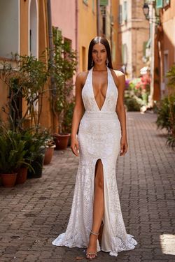 Style Pranvera Alamour The Label White Size 8 Backless Tall Height Prom Side slit Dress on Queenly