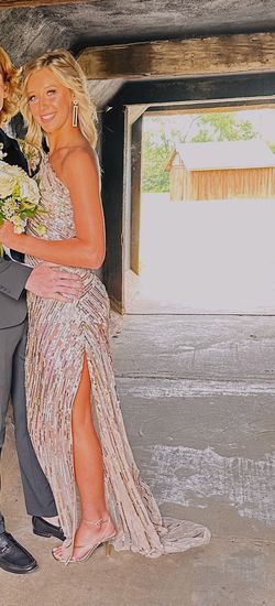 Ashley Lauren Gold Size 0 Floor Length One Shoulder Asymmetrical Side slit Dress on Queenly