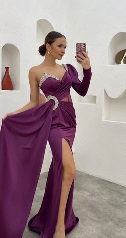 Style -1 Purple Size 4 Side slit Dress on Queenly