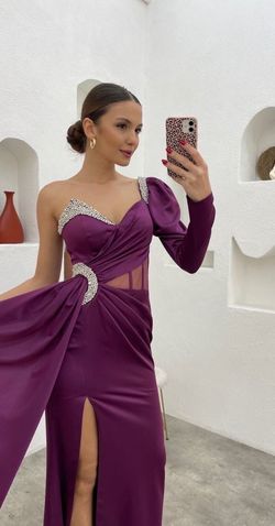 Style -1 Purple Size 6 Side slit Dress on Queenly