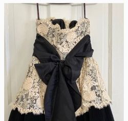 Betsey Johnson Evening Black Size 8 Ivory Free Shipping Short Height Cocktail Dress on Queenly