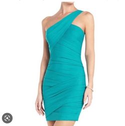 BCBG Green Size 0 Interview Cocktail Dress on Queenly