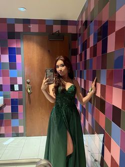 Sherri Hill Green Size 6 Prom Train Dress on Queenly