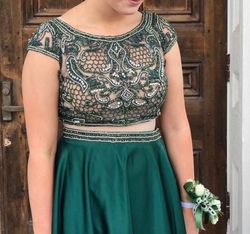 Vienna Green Size 8 Pageant Black Tie Prom Straight Dress on Queenly