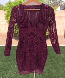 Lavish Alice Royal Purple Size 4 Long Sleeve Cocktail Dress on Queenly