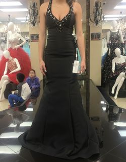 Madison James Black Size 0 Floor Length Mermaid Dress on Queenly